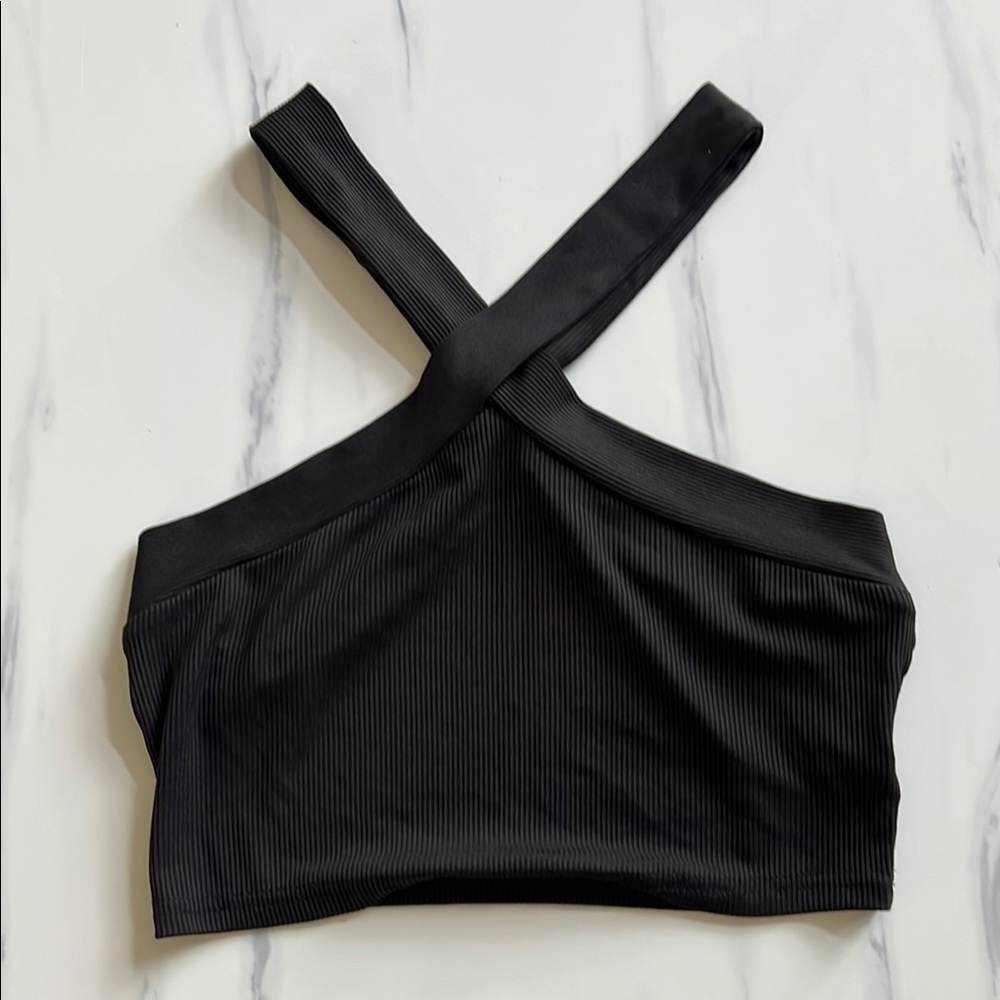 SHEIN Black Ribbed Crop Top